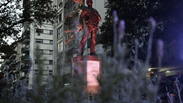 imagen La figura de Leonardo Favio finalmente tiene su escultura en Buenos Aires