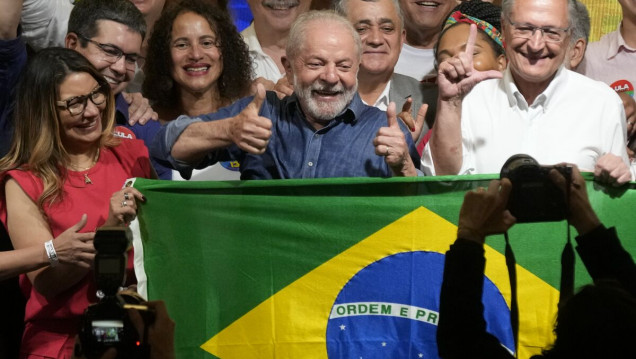 imagen Lula venció a Bolsonaro con una ajustada diferencia en el balotaje y es presidente electo de Brasil