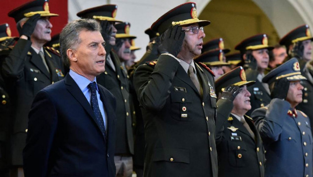 imagen Macri subirá 20 % el salario de toda la Fuerza Armada