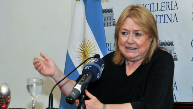 imagen Malvinas: siguen "de cerca" la iniciativa de isleños de imponer visado a los argentinos