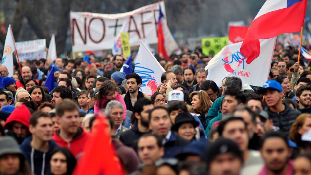 imagen Manifestaciones contra el sistema de pensiones en Chile
