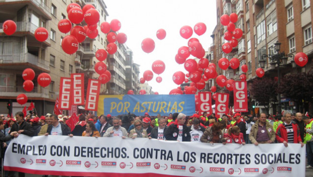 imagen Sindicatos e "indignados" contra el ajuste en España