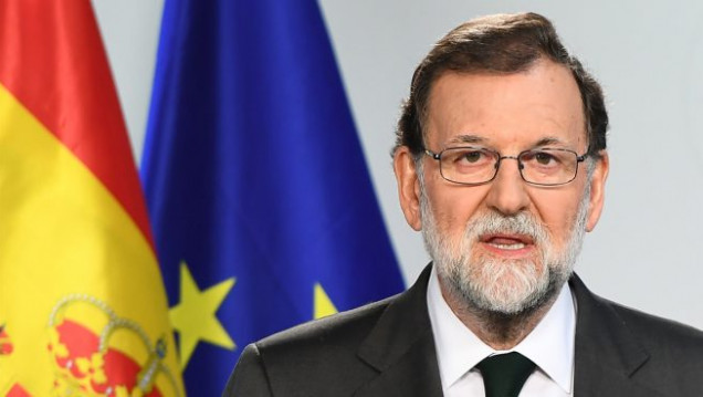 imagen Rajoy amenaza a Puigdemont con mantener intervención en Cataluña
