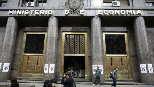 imagen Los cambios en el Ministerio de Economía y los crónicos temblores que trajo a la Argentina