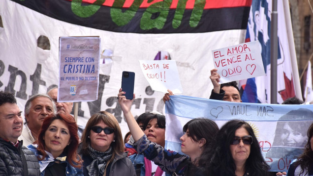 imagen Atentado a Cristina Fernández: repudio generalizado con manifestaciones en todo el país