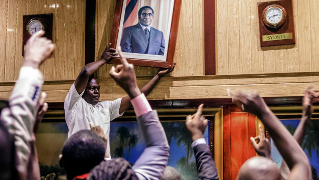 imagen Bajo presión, renunció Mugabe en Zimbabwe