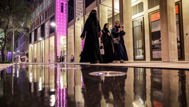 imagen Sistema de tutela de mujeres en Qatar: "Todo lo que tengo que hacer está ligado a un hombre"