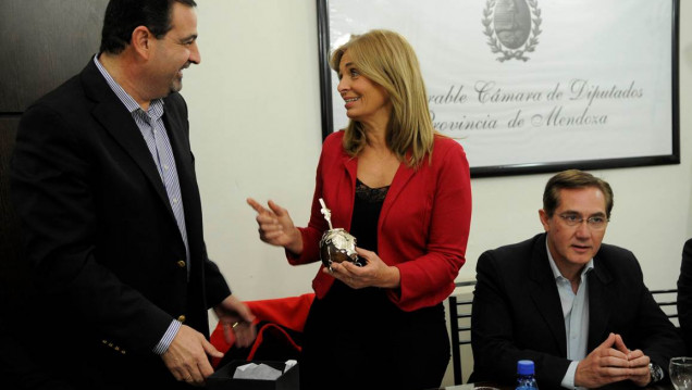 imagen Labor Parlamentaria de ambas cámaras se reunió con Laura Montero