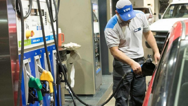 imagen YPF aumentó 4% los combustibles tal lo acordado por las petroleras con el Gobierno
