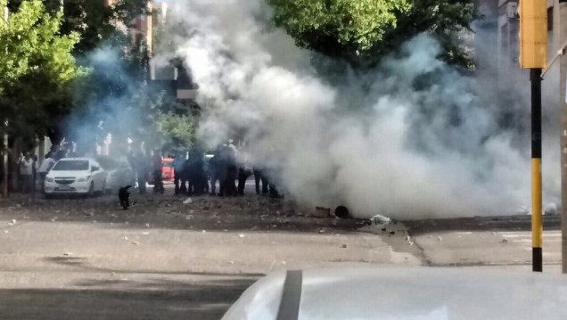 imagen Violento desalojo de manifestantes de ATE en Neuquén