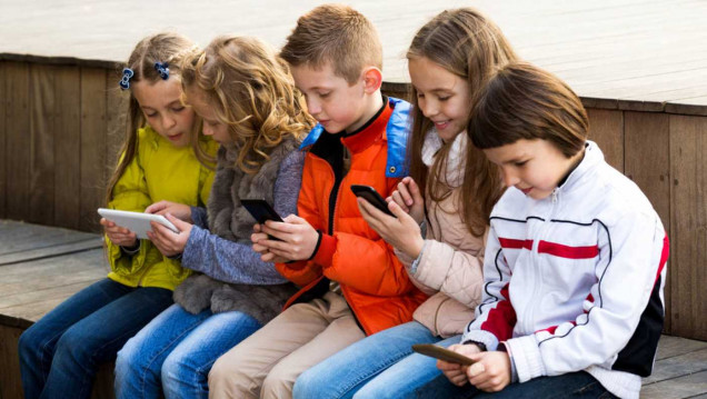 imagen Desde los 8 años, niñas y niños ya utilizan redes sociales