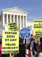 La Corte Suprema de Estados Unidos revocó el derecho al aborto