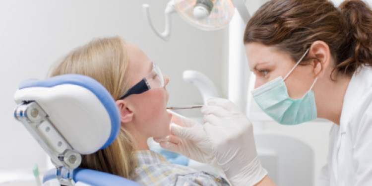 Al dentista: una semana de consultas gratuitas y jornadas en la UNCUYO