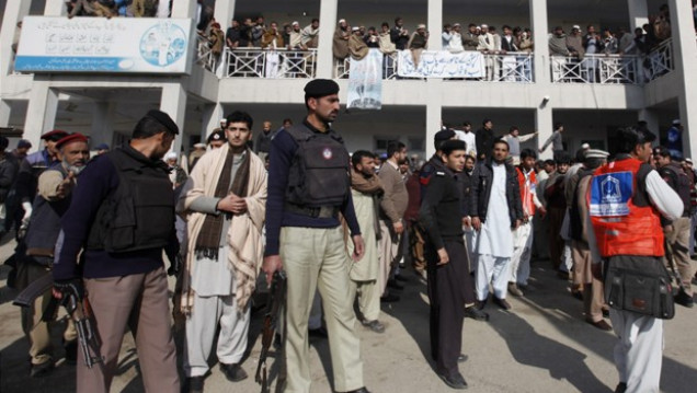 imagen Un ataque talibán a una universidad en Pakistán dejó al menos 25 muertos