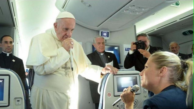 imagen El Papa saludó a la Argentina y a Macri desde el aire 