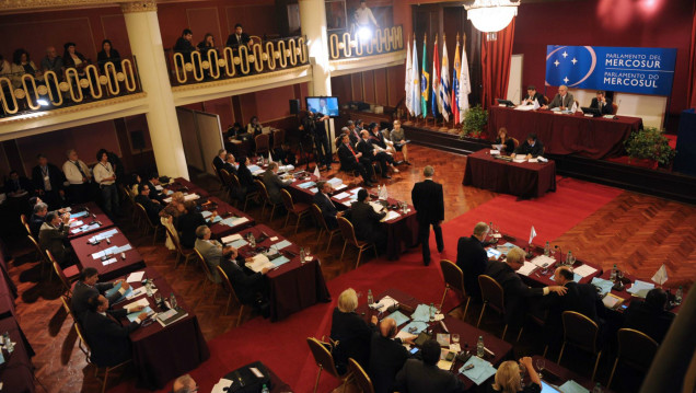 imagen Asumen los 43 representantes argentinos ante el Parlasur