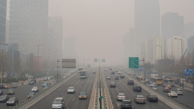 imagen Segundo día con alerta roja en Beijing por los altos niveles de contaminación