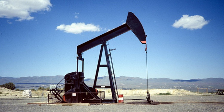 Congreso: El Gobernador defiende la nueva ley petrolera
