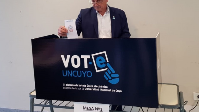 imagen Daniel Pizzi emitió su voto en Agrarias