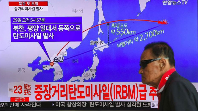 imagen Tras amenazar a sus vecinos, Pyongyang lanzó otro misil que sobrevoló Japón