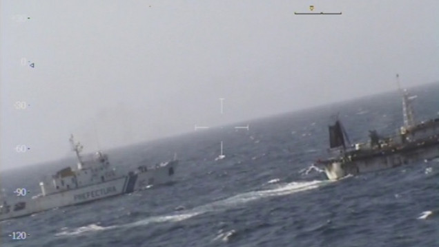 imagen Prefectura hundió un barco chino que pescaba ilegalmente en Mar Argentino