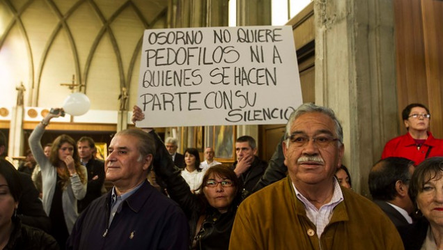 imagen Exigen en Chile que Francisco excomulgue a un cura acusado por abusos