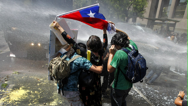 imagen Reprimen a los estudiantes chilenos que exigen educación pública 