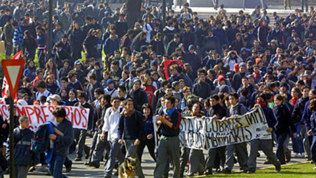 imagen UNCUYO: Fuerte apoyo a los estudiantes chilenos