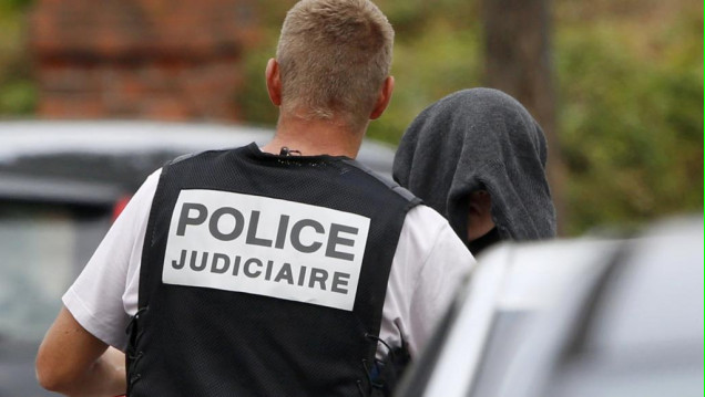 imagen Medios franceses dejan de publicar fotos de los terroristas
