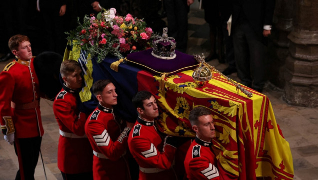 imagen Con la presencia de decenas de autoridades mundiales, finalizó el funeral de la Reina Isabel II
