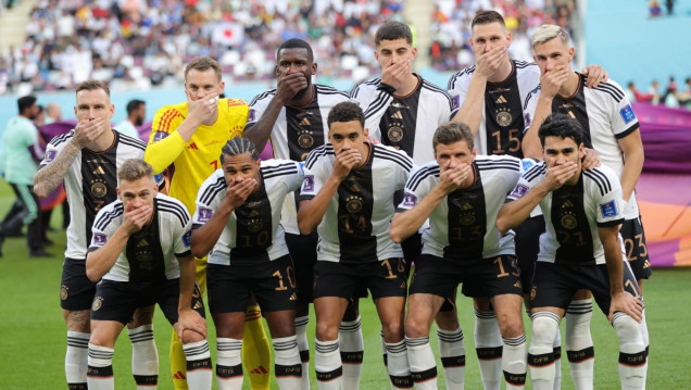 imagen La FIFA suma desafíos y protestas a su prohibición del brazalete arcoíris del colectivo LGTBIQ+ en el Mundial