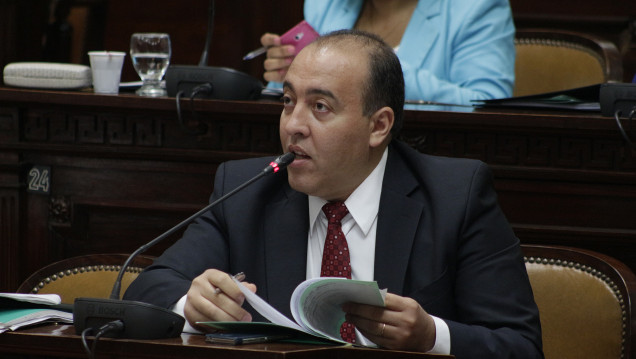 imagen Un senador advirtió que Cornejo deberá excluírse de una posible reelección