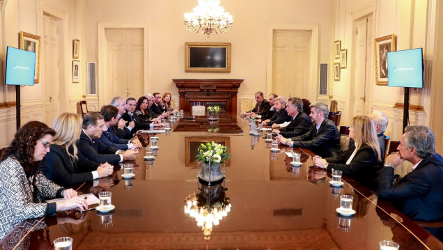 imagen Senadores de la oposición apoyaron las medidas financieras de Macri