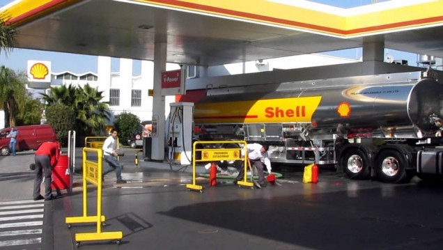 imagen Shell baja sus combustibles un 2,7%