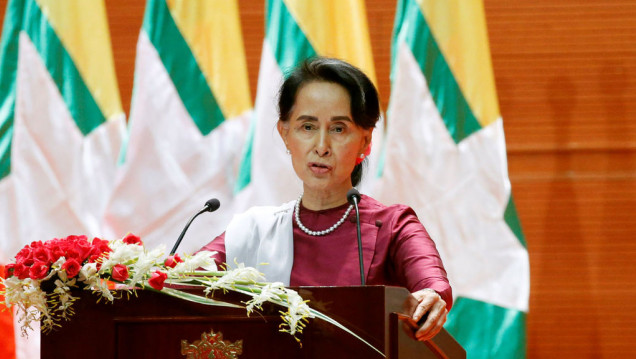 imagen La líder de Myanmar condenó la violencia contra los rohingyas y evalúa su retorno