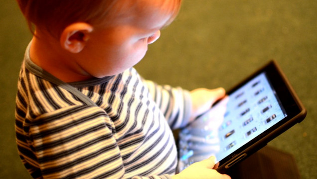 imagen Por qué no hay que exponer a niños menores de 2 años a dispositivos electrónicos