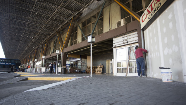 imagen El cierre del aeropuerto impacta en la Terminal de Ómnibus