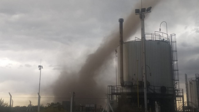 imagen Un tornado sorprendió a trabajadores petroleros en Malargüe: ¿es un fenómeno usual para el sur de Mendoza?