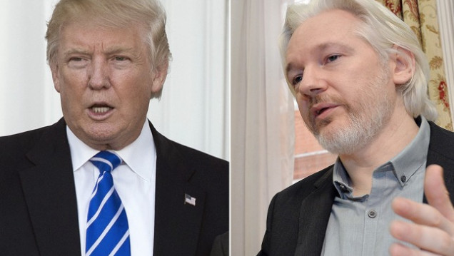 imagen Trump defendió a Assange por el hackeo al asesor de Hillary Clinton