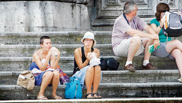imagen Turistas en crisis: 9 de cada 10 argentinos optó por planes más económicos