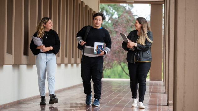 imagen Radiografía de estudiantes de la UNCUYO: más del 60 % es primera generación en llegar a la universidad