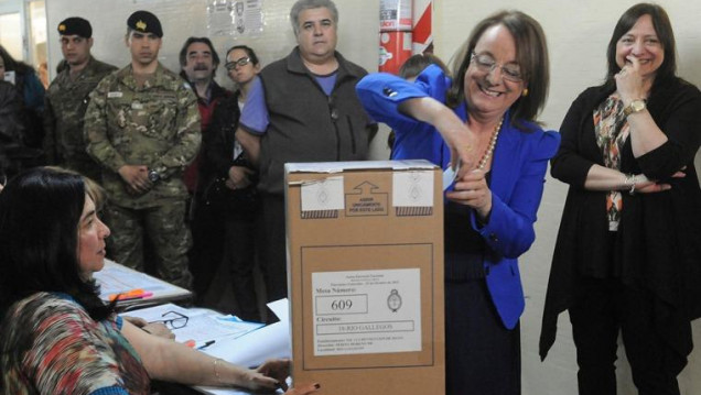 imagen Alicia Kirchner se impone como gobernadora en Santa Cruz