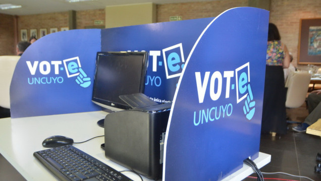 imagen La UNCUYO desarrolló su propio sistema de voto electrónico