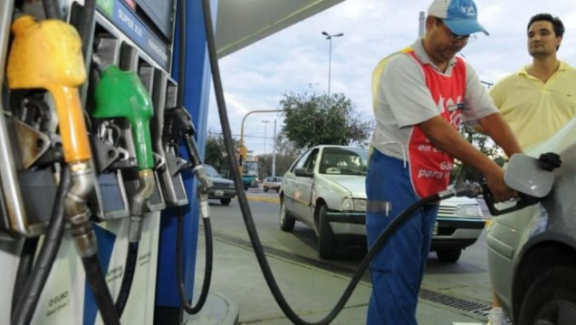 imagen Congelaron el precio de los combustibles hasta julio